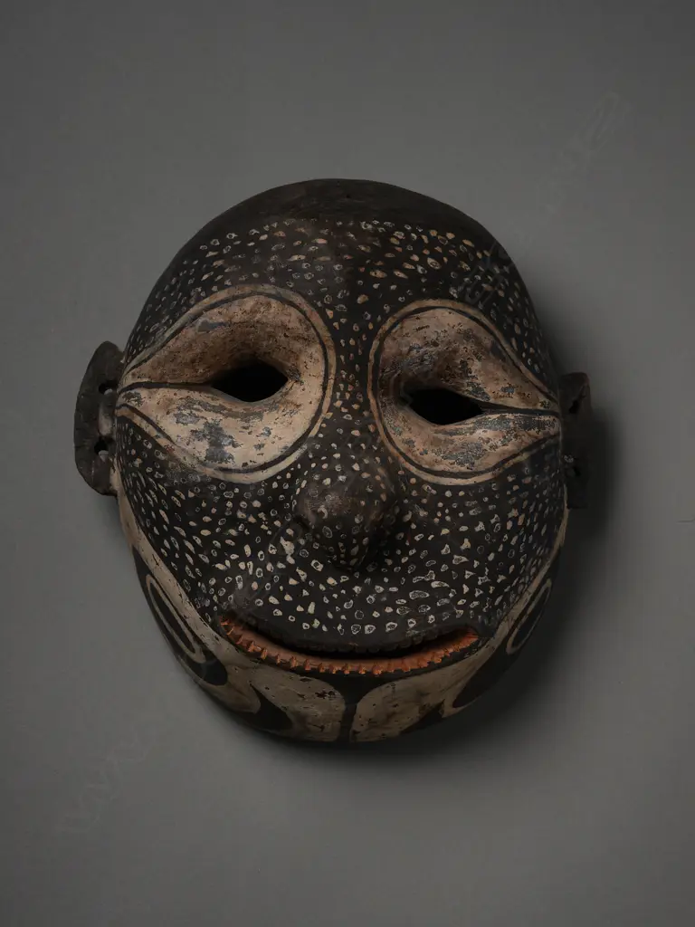 African wood/painted mask, Image 1++